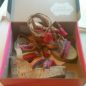 NIB Charlotte Russe Wedge Heel Multi Size 8